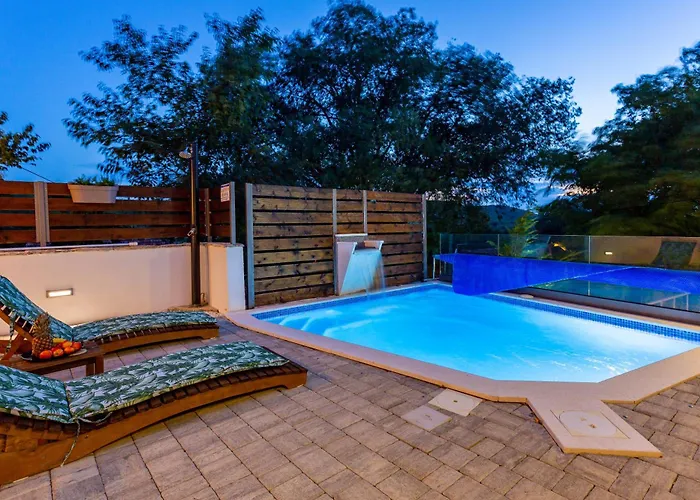 וילה Marta Unesic